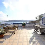 Entire With Amazing Seaview Terrace Near Galata Tower Estambul