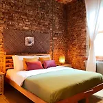 Entire With Amazing Seaview Terrace Near Galata Tower 2*