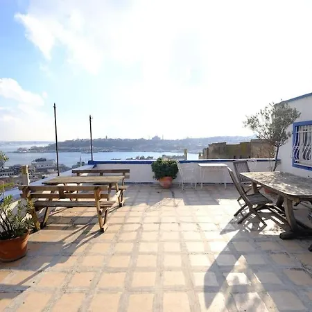 Entire With Amazing Seaview Terrace Near Galata Tower Istambul