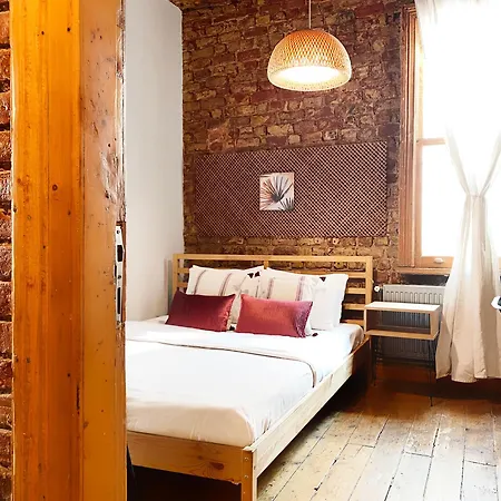 Entire With Amazing Seaview Terrace Near Galata Tower Апарт-отель 2*